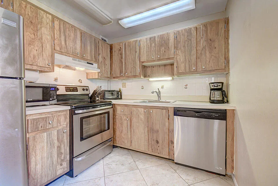 2 bed, 2.0 bath, 955 sqft, $1,900 — Photo 4