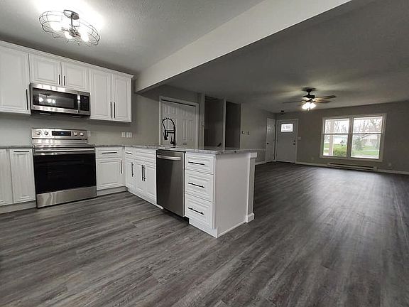 4th image of 1420 Rosewood Ct