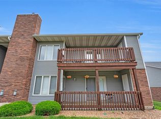 907 King Dr, Saint Charles, MO 63303