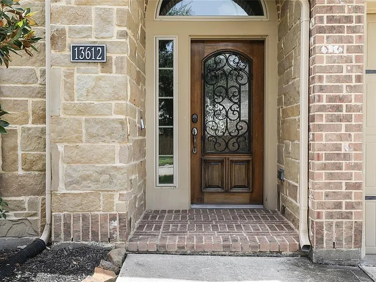13612 Durango Pass Dr — Photo 2