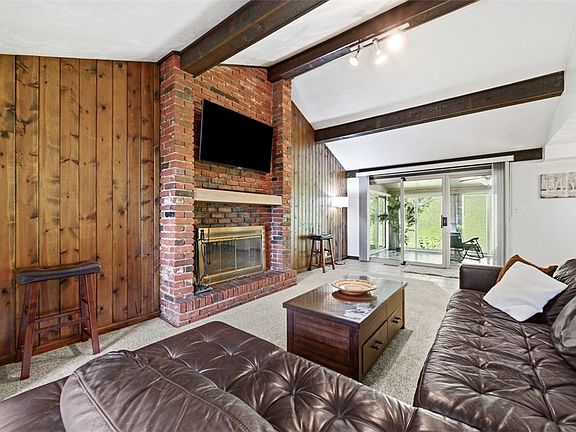 2nd image of 119 Wiltshire Cir