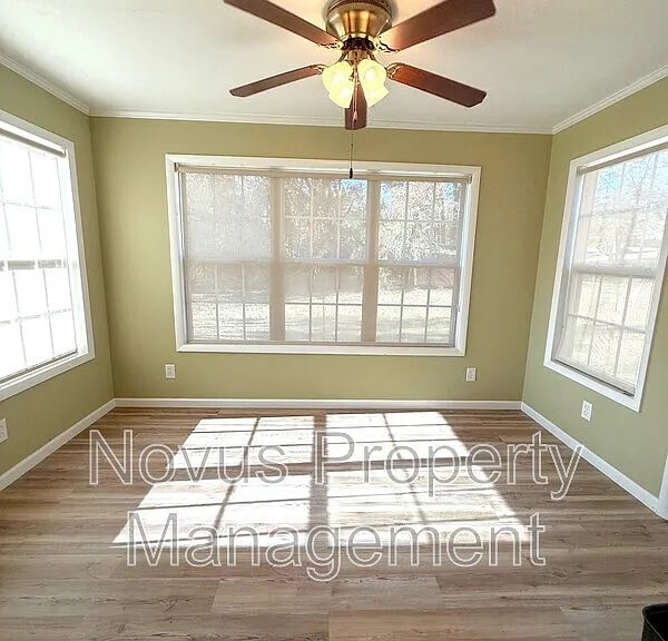 100 W Greenwood Dr — Photo 5