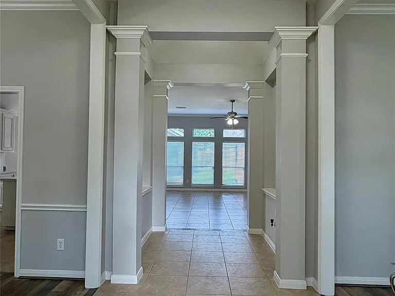 1510 Flanders Field Ln — Photo 7