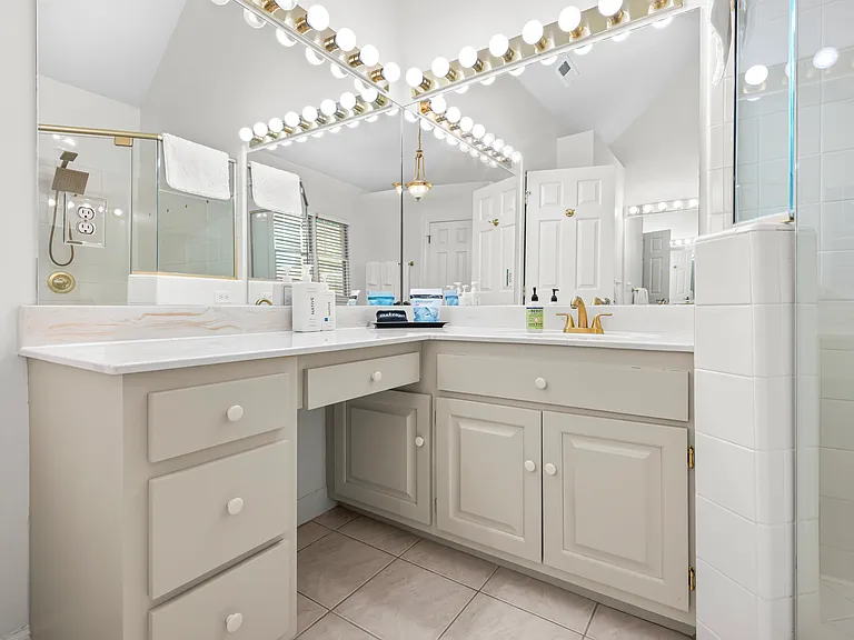 5808 Laurel Rock Ln — Photo 35