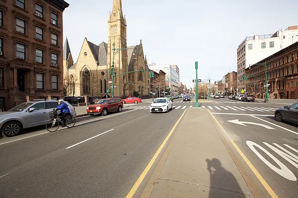 Rented by Landmark Manhattan Realty Corp | media 41