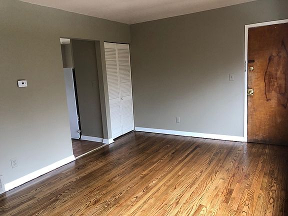 2nd image of 2421 Lindsay Ave #3