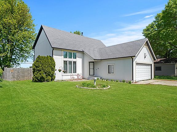 2nd image of 155 Abbeywood Cir