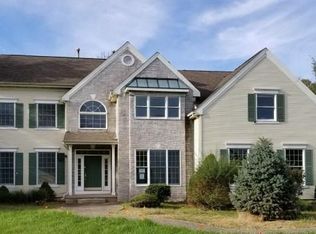 1 Langfeldt Ct, Franklin Park, NJ 08823