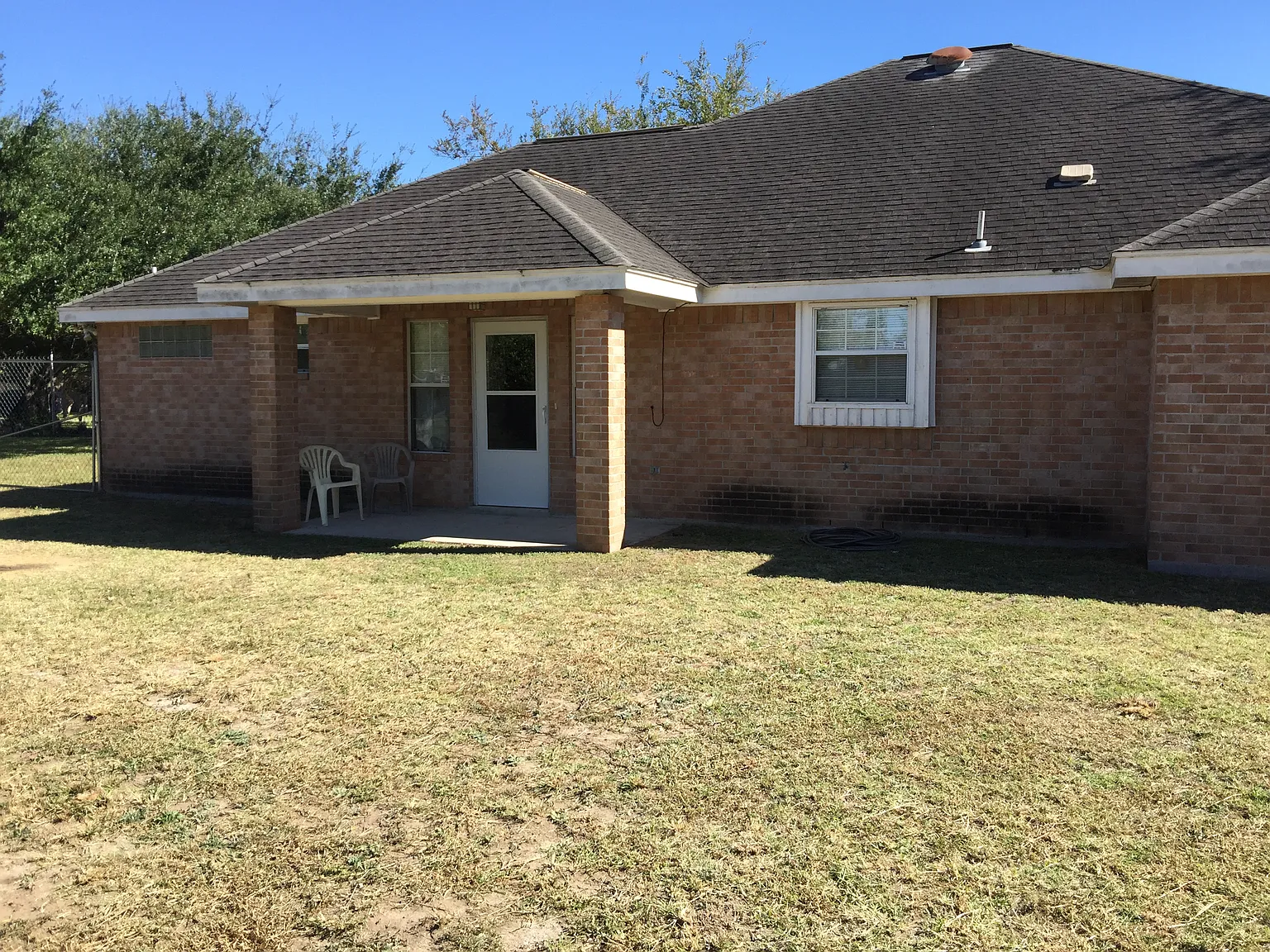 3 bed, 1594 sqft, $1,600 — Photo 2