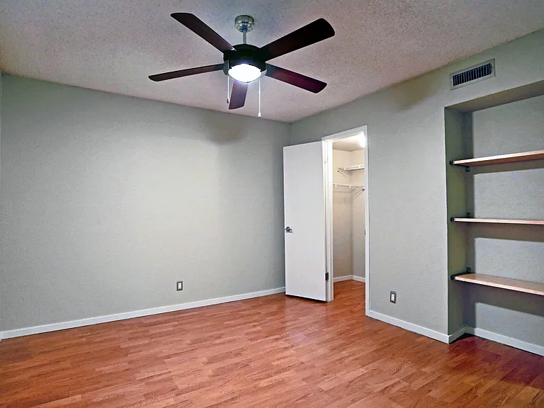 Tambaleo Apartments — Photo 7