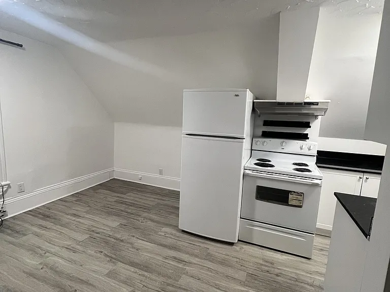 379 Cooper St — Photo 36