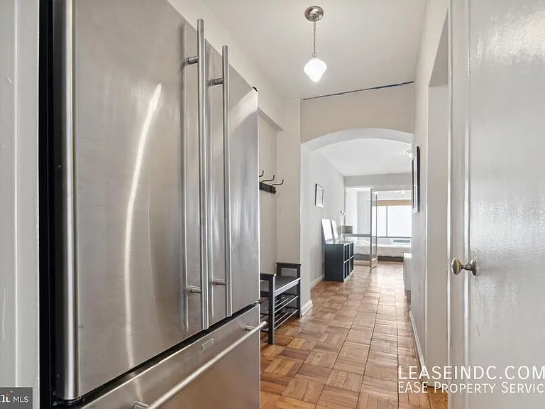 1 Scott Cir #502 — Photo 9