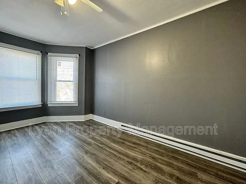 2 bed, 1.0 bath, $1,350 — Photo 4
