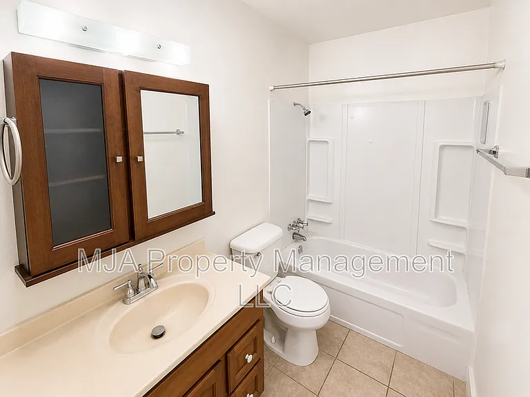 752 N Irving St #752-4 — Photo 11