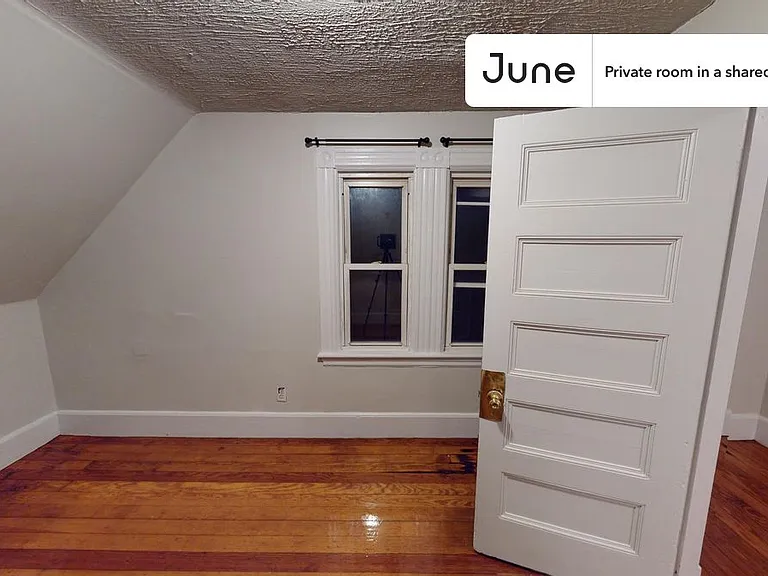34 Coolidge Rd #D — Photo 3