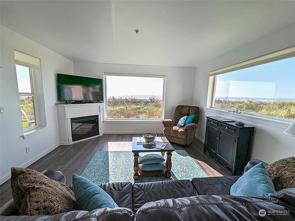 3rd image of 1600 W Ocean Avenue #713
