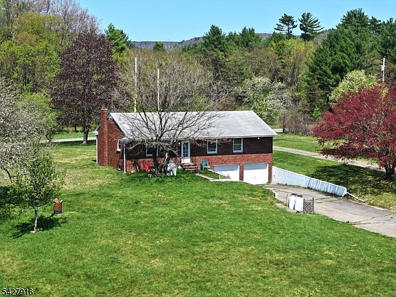 2nd image of 217 River Rd