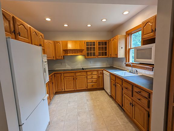 2nd image of 1035 Quinby Ave