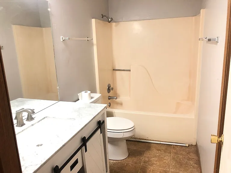 1414 Croxton — Photo 3