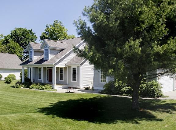 2nd image of 543 Hawksnest Dr