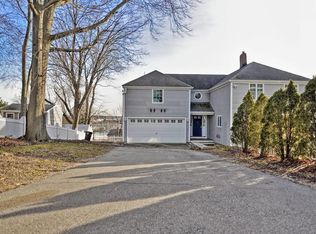 11 Cliff St, Weymouth, MA 02191