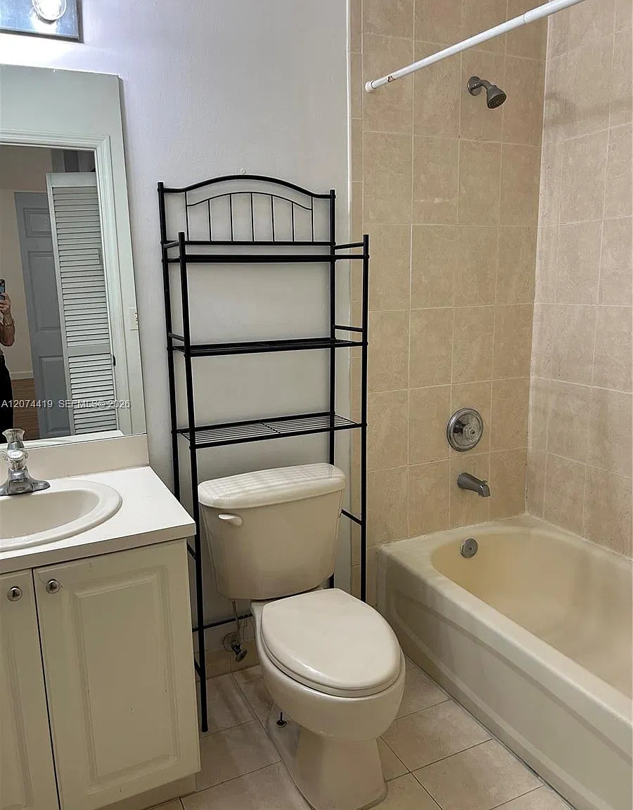 3 bed, 2.0 bath, $1,900 — Photo 4