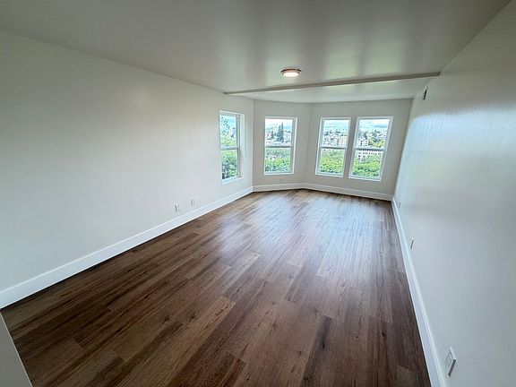 3rd image of 531 Merritt Ave #0