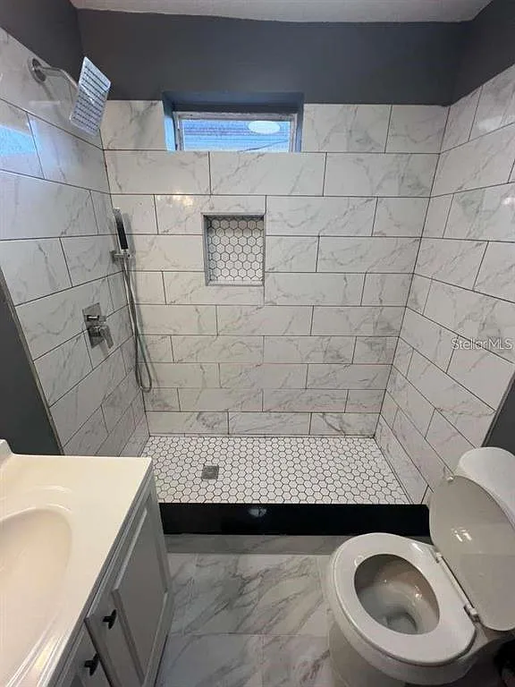 2 bed, 1.0 bath, 794 sqft, $1,795 — Photo 3