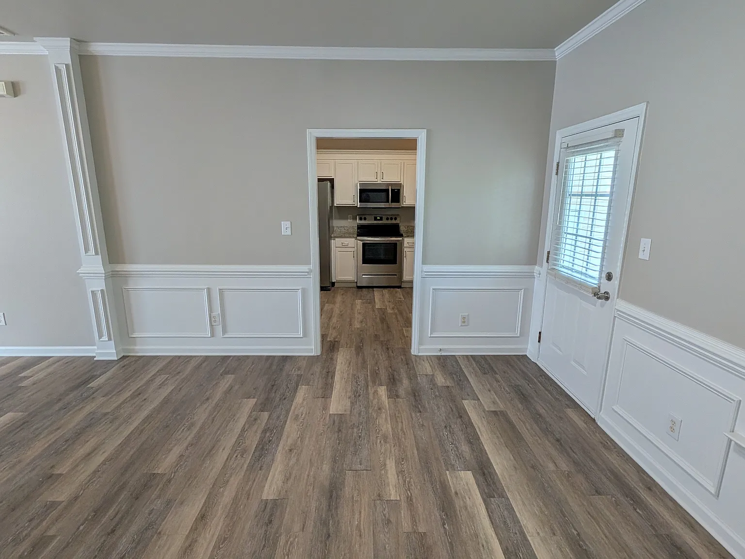 3 bed, 2.5 bath, 1450 sqft, $1,895 — Photo 4