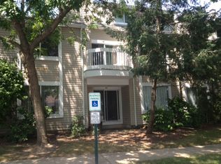 81 Farnham Sq, Parlin, NJ 08859