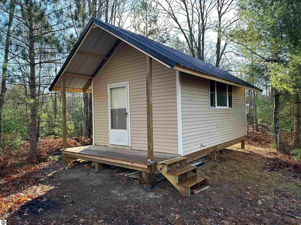 Vl Forest Dr, Cadillac, MI 49601