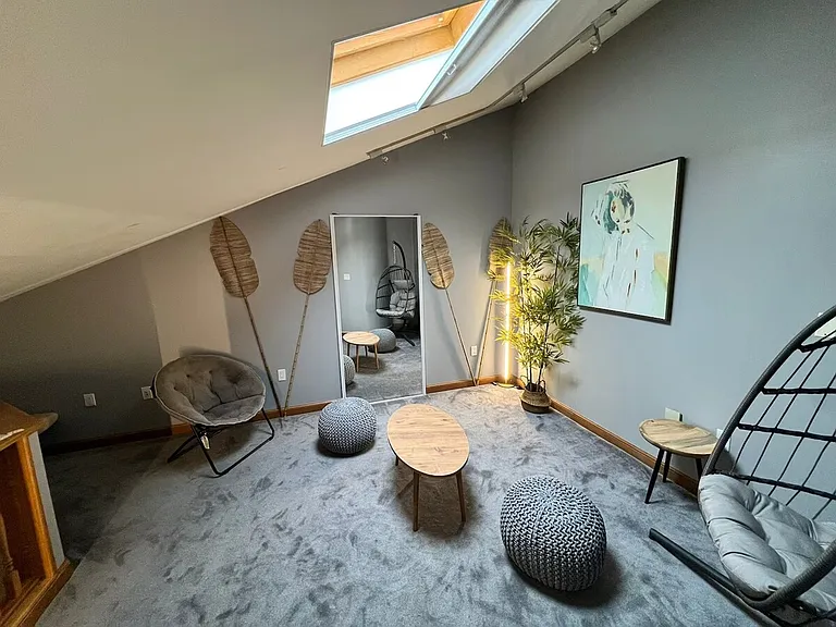 Building's Lounge