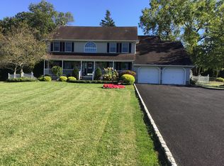 407 Schoolhouse Rd, Monroe Township, NJ 08831