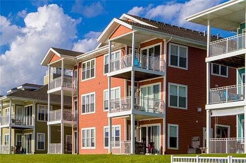 4th image of 13244 E Lake Shore Dr Unit B-101