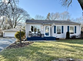 7624 Westview Ln, Woodridge, IL 60517