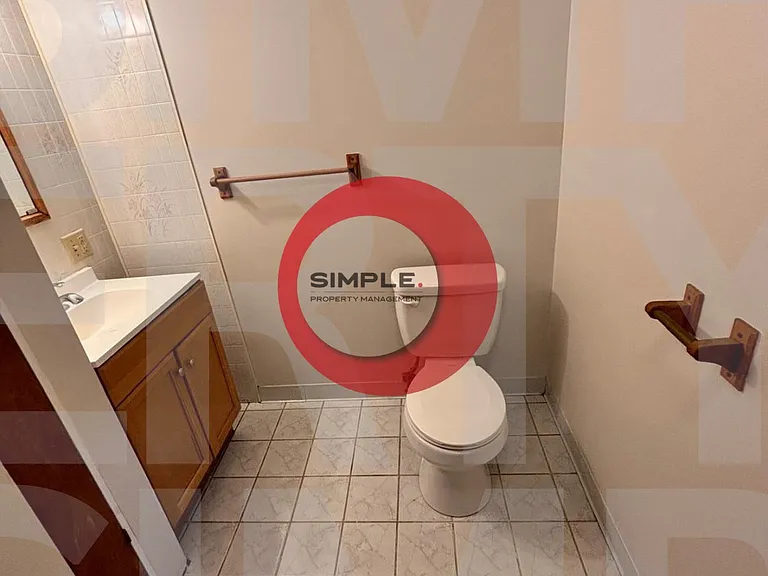 167 W Windsor St #907 — Photo 4