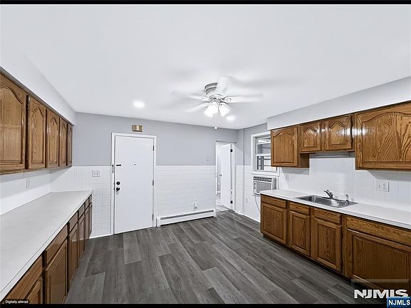 5th image of 155 Lafayette St 2