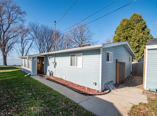 3339 Beach Ln, Green Bay, WI 54311