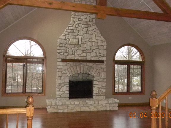 2nd image of 16125 Wildwood Ln