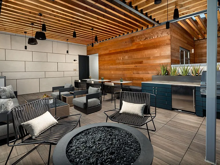 Evani 3223 Wilshire — Photo 9