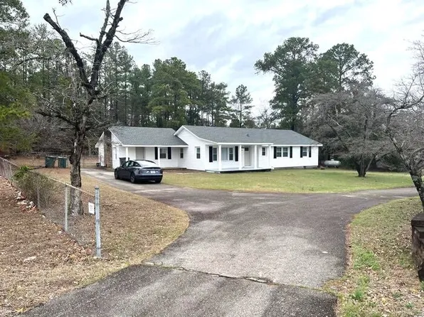 3227 N Main St, Hope Mills, NC 28348