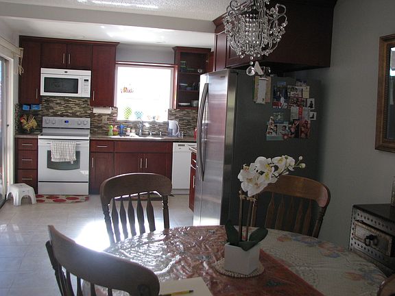 Dining/Kitchen