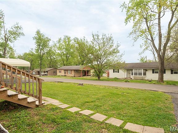 3rd image of 101 Hopkins Dr