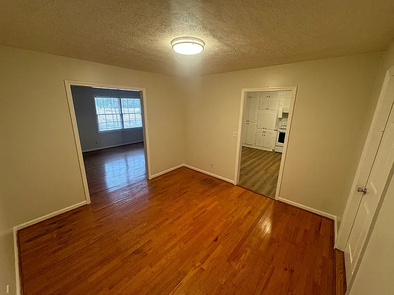 408 S Hammond Dr — Photo 16