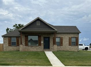 2000 Dobbs St, Pea Ridge, AR 72751
