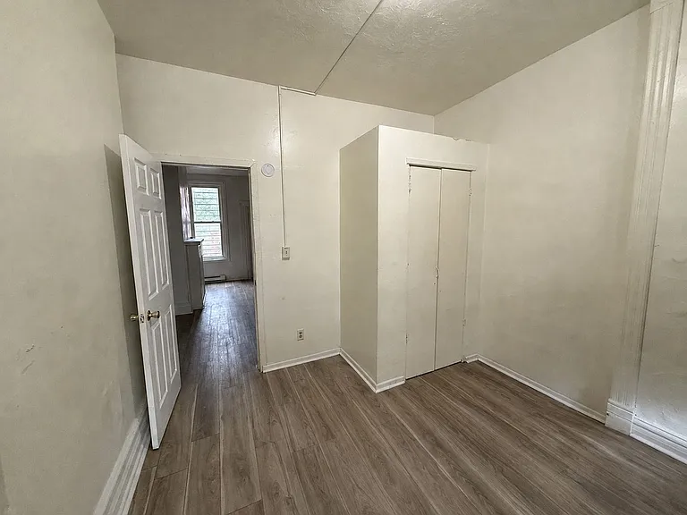 518 W Tilghman St — Photo 5