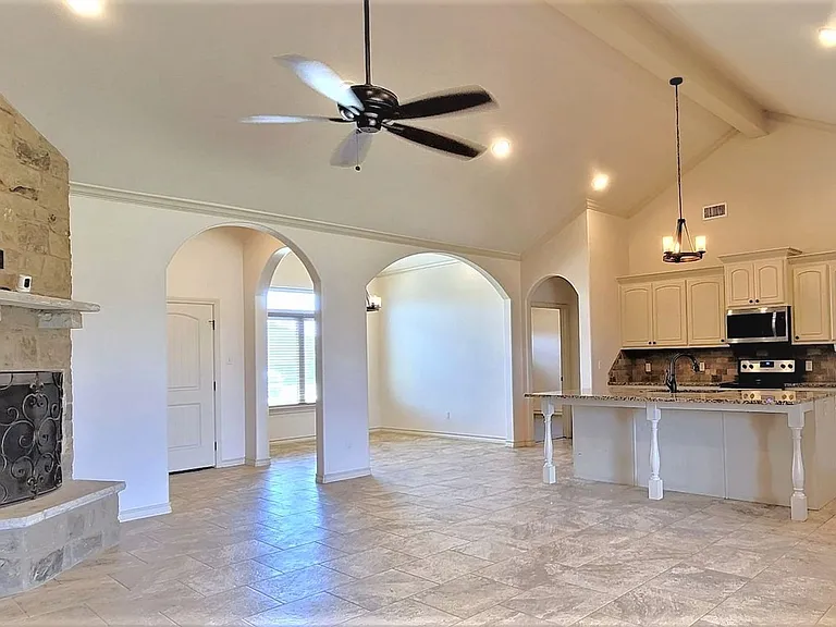 5234 Kemper St — Photo 4