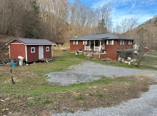 48 Peaceful Valley Rd, Hanover, WV 24839