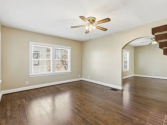 3 bed, 1325 sqft, $2,000 — Photo 2