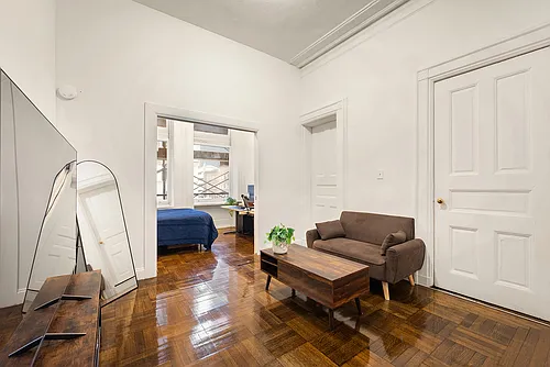 284 5th Ave #3F Photo 1
